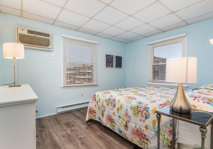 windjammer303-bedroom1.jpg