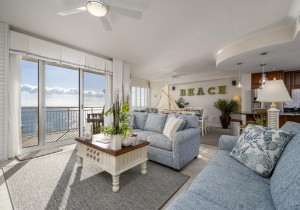 gateway1409-10-living.jpg