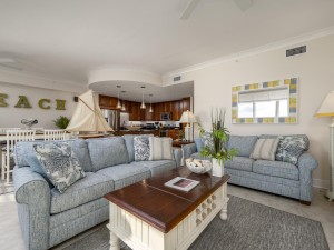 gateway1409-12-living.jpg