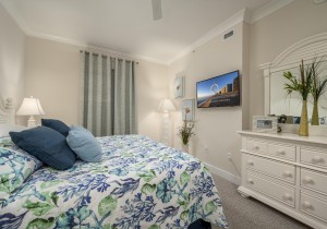 gateway1409-19-primary-bedroom.jpg