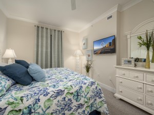 gateway1409-19-primary-bedroom.jpg