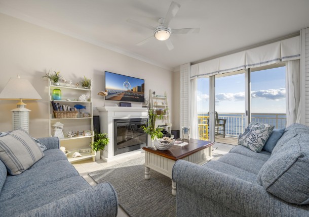 gateway1409-6-living-area.jpg