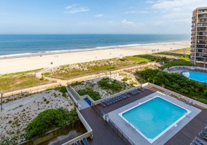 hpn7c-8575viewandpool.jpg