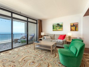 hpn7c-8livingarea.jpg