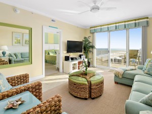 3livingarea1105.jpg