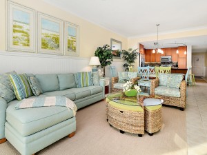 4livingareagw1105.jpg