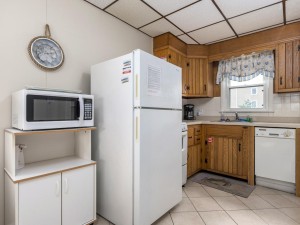 windjammer109-5kitchen.jpg
