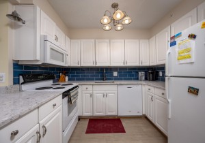 braemar412-9-kitchen.jpg