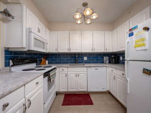 braemar412-9-kitchen.jpg
