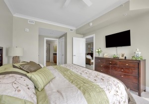 gateway1611-17-primary-bedroom-2025.jpg