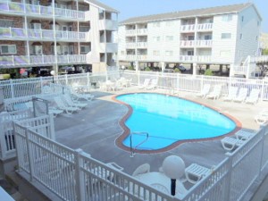 tiff-218d-pool.jpg