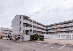 tiffaniebythesea219d-8298exterior.jpg