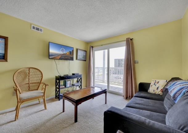tiffbysea219d-2-living-area.jpg