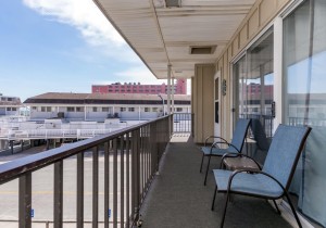 sunsetsouth2-4975balconynew.jpg