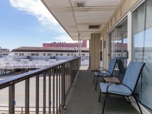 sunsetsouth2-4975balconynew.jpg