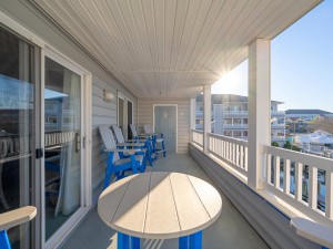 harbortown204d-5-balcony-new.jpg