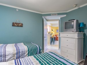 makai214-bedroom2bnew.jpg