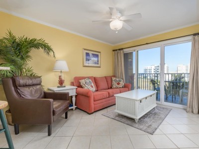 makai214v2-11livingarea.jpg