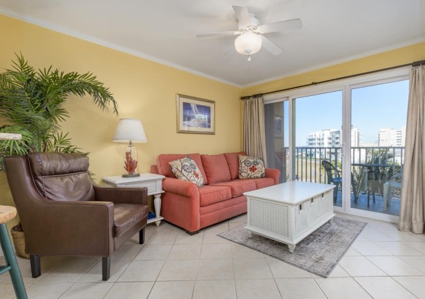 makai214v2-11livingarea.jpg