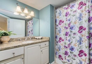 makai214v2-7hallbath.jpg