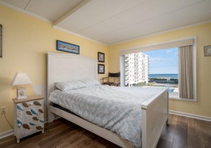 excalibur203-13-primary-bedroom.jpg