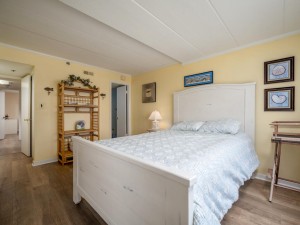excalibur203-15-primary-bedroom.jpg