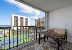 excalibur203-3-balcony.jpg