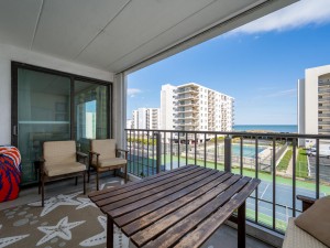 excalibur203-4-balcony.jpg