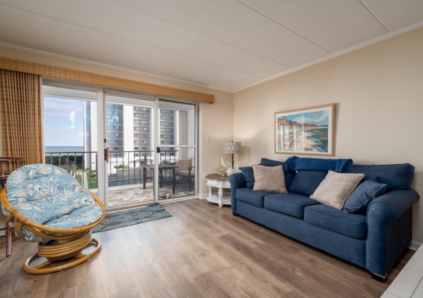 excalibur203-5-living-area.jpg