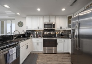 southbeach509-20-kitchen.jpg