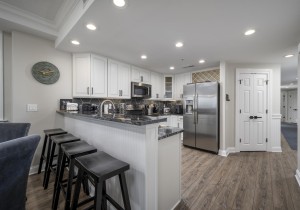 southbeach509-21-kitchen-1.jpg
