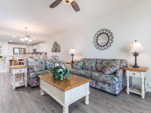 southbay102-13livingarea.jpg