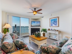 southbay102-15livingarea.jpg