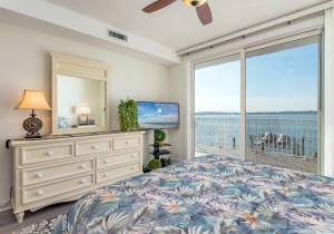 southbay102-8masterbedroom.jpg