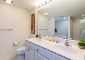 southbay102-9masterbath.jpg