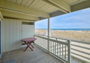 31deckwithbeachaccess.jpg