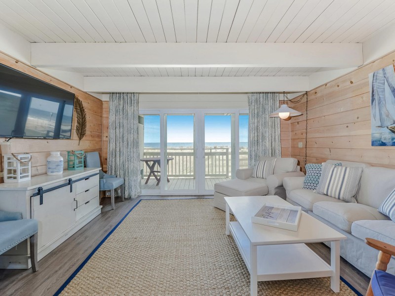 3summerplace8livingarea.jpg