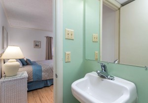 shorelea301-bathnew.jpg