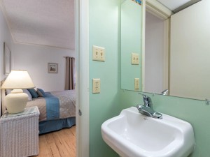 shorelea301-bathnew.jpg