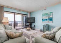 waikiki103-10livingarea.jpg