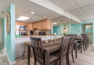 waikiki103-8diningarea.jpg