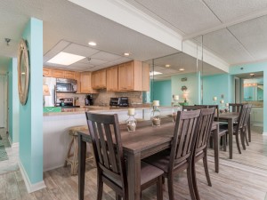 waikiki103-8diningarea.jpg