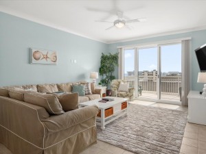 05-05-gateway-grand-402-5-living-area.jpg
