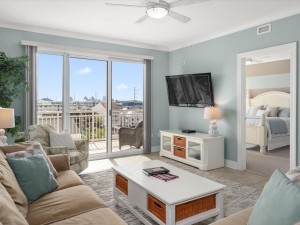 07-07-gateway-grand-402-7-living.jpg