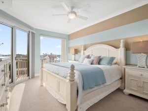 20-20-gateway-grand-402-20-primary-bedroom.jpg