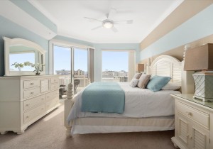 21-21-gateway-grand-402-21-primary-bedroom.jpg