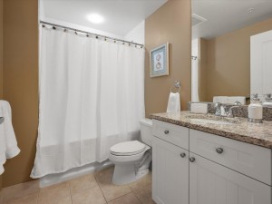 36-36-gateway-grand-402-36-bath-2.jpg