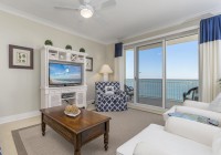 gateway1009-17livingarea.jpg