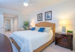 masterbedroomownersuppliedphotocc.jpg