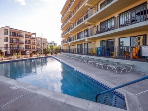 db411-7058-pool.jpg